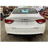 Image 18 : PARKSVILLE - 2015 CHRYSLER 200 WHITE 217115 KMS - B727855