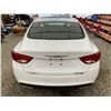 Image 19 : PARKSVILLE - 2015 CHRYSLER 200 WHITE 217115 KMS - B727855