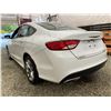 Image 20 : PARKSVILLE - 2015 CHRYSLER 200 WHITE 217115 KMS - B727855