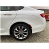 Image 29 : PARKSVILLE - 2015 CHRYSLER 200 WHITE 217115 KMS - B727855