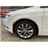 Image 31 : PARKSVILLE - 2015 CHRYSLER 200 WHITE 217115 KMS - B727855