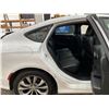 Image 40 : PARKSVILLE - 2015 CHRYSLER 200 WHITE 217115 KMS - B727855