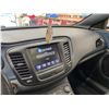Image 54 : PARKSVILLE - 2015 CHRYSLER 200 WHITE 217115 KMS - B727855