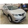 Image 9 : PARKSVILLE - 2015 NISSAN ROGUE SILVER 212360 KMS - D530983