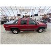 Image 12 : PARKSVILLE - 2004 CHEVROLET AVALANCHE RED 399361 KMS - D323046A