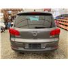 Image 18 : PARKSVILLE - 2012 VOLKSWAGEN TIGUAN GRAY 113326 KMS - D092435