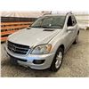 Image 3 : PARKSVILLE - 2008 MERCEDES-BENZ M-CLASS GRAY 274957 KMS - B422030