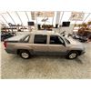 Image 13 : PARKSVILLE - 2003 CHEVROLET AVALANCHE GREY 266165 KMS - D122144
