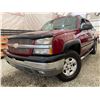 Image 1 : PARKSVILLE - 2004 CHEVROLET AVALANCHE RED 399361 KMS - D323046A