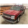 Image 4 : PARKSVILLE - 2004 CHEVROLET AVALANCHE RED 399361 KMS - D323046A