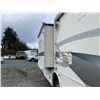 Image 17 : PARKSVILLE - 2001 FREIGHTLINER FLEETWOOD WHITE - DH38541