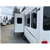 Image 18 : Parksville - 2005 Keystone Laredo White  - D458538