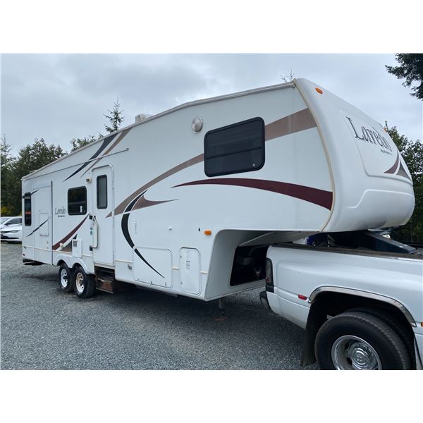 Parksville - 2005 Keystone Laredo White  - D458538