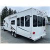 Image 5 : Parksville - 2005 Keystone Laredo White  - D458538
