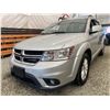 Image 2 : PARKSVILLE - 2014 DODGE JOURNEY SILVER 187031 KMS - B260182