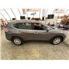 Image 12 : PARKSVILLE - 2016 NISSAN ROGUE GRAY 224911 KMS - B808130A