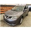 Image 3 : PARKSVILLE - 2016 NISSAN ROGUE GRAY 224911 KMS - B808130A