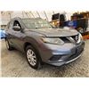 Image 8 : PARKSVILLE - 2016 NISSAN ROGUE GRAY 224911 KMS - B808130A