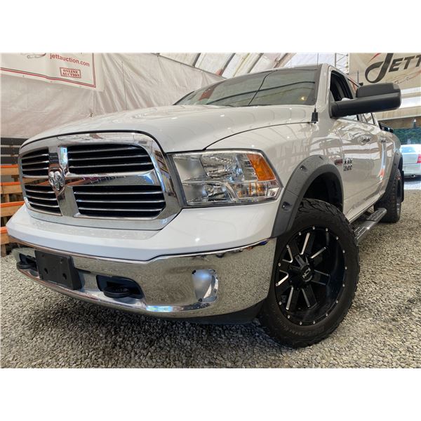 PARKSVILLE - 2018 RAM 1500 WHITE 248300 KMS - D321540