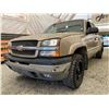 Image 2 : PARKSVILLE - 2004 CHEVROLET SILVERADO GOLD 371827 KMS - B370022