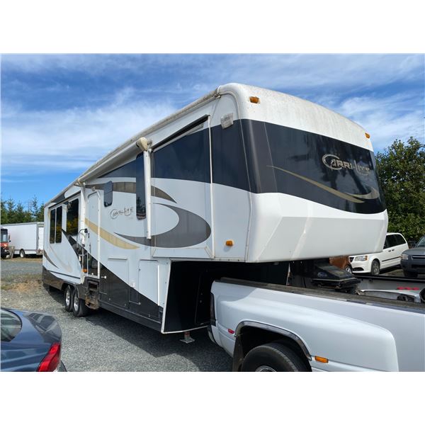 Parksville - 2008 Carriage 5th wheel White - PB16669