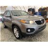 Image 8 : PARKSVILLE - 2011 KIA SORENTO GREY 209278 KMS - J141511
