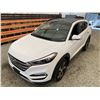 Image 4 : PARKSVILLE - 2017 HYUNDAI TUCSON WHITE 157381 KMS - D264955