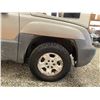 Image 25 : PARKSVILLE - 2003 CHEVROLET AVALANCHE GREY 266165 KMS - D122144