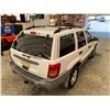 Image 16 : PARKSVILLE - 1999 JEEP GRAND CHEROKEE WHITE 246864 KMS - P575025