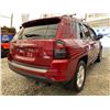 Image 14 : PARKSVILLE - 2017 JEEP COMPASS RED 130713 KMS - B205410