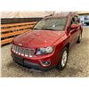 Image 3 : PARKSVILLE - 2017 JEEP COMPASS RED 130713 KMS - B205410