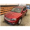 Image 4 : PARKSVILLE - 2017 JEEP COMPASS RED 130713 KMS - B205410