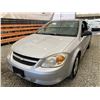 Image 3 : PARKSVILLE - 2005 CHEVROLET COBALT SILVER 266915 KMS - D646491