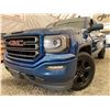 Image 1 : PARKSVILLE - 2017 GMC SIERRA BLUE 196439 KMS - B341776