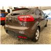 Image 14 : PARKSVILLE - 2013 KIA RIO BROWN 194761 KMS - J790002