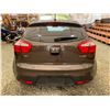Image 18 : PARKSVILLE - 2013 KIA RIO BROWN 194761 KMS - J790002