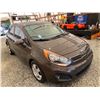 Image 9 : PARKSVILLE - 2013 KIA RIO BROWN 194761 KMS - J790002