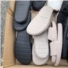 Image 5 : BOX OF SIZE 6 RUNNERS AND SUMMER FOOTWEAR