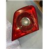 Image 2 : TRAY OF AUTOMOTIVE LIGHTS, DASH CAM, AND CAR STARTER