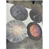 Image 3 : LARGE LOT OF ASSORTED CUT OFF AND WOOD SAW BLADES