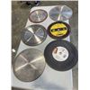 Image 6 : LARGE LOT OF ASSORTED CUT OFF AND WOOD SAW BLADES