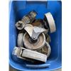 Image 1 : TOTE OF LARGE CASTERS