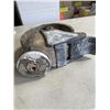 Image 3 : TOTE OF LARGE CASTERS