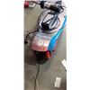 Image 3 : RAZER SCOOTER W/ CHARGER