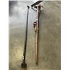 Image 2 : BUNDLE OF GARDEN TOOLS AND SUPPORT BAR