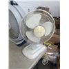 Image 2 : 3 TABLE TOP FANS