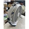 Image 4 : 3 TABLE TOP FANS