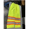 Image 5 : 3 PAIRS KING BIG K COVERALLS (M, L AND XL) AND 8 PAIRS OF SCOTCHLITE REFLECTIVE WORK PANTS