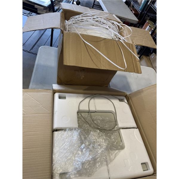 ELECTRONIC CASH DOOR MODEL CF-MEDIA-WHITE AND BOX OF STRAPPING