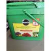 Image 2 : SCOTTS FALL LAWN FOOD  AND LAWN CARE KIT